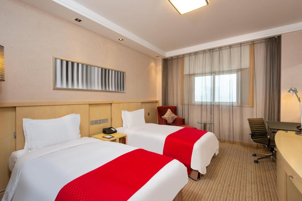 Holiday Inn Downtown Shanghaj Zewnętrze zdjęcie